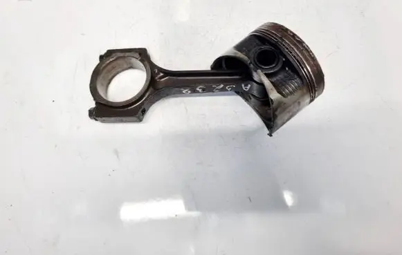 Chrysler Stratus Piston with connecting rod