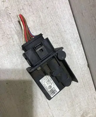 Volkswagen Golf VII Fuel injection pump control unit/module 5Q0906121L A2C30399102
