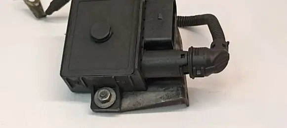BMW 5 E60 E61 Glow plug pre-heat relay 779800003 0522120102