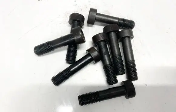 Toyota Corolla Verso AR10 Nuts/bolts 