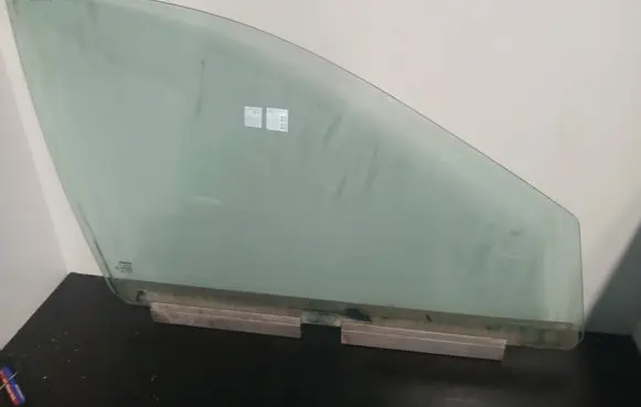 Volvo XC90 Front door window glass four-door DOT682M3240AS2 E000199 43R001582
