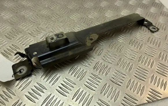 Volvo XC60 Fender mounting bracket 31424580
