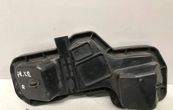 Audi A6 S6 C5 4B Headlight/headlamp dust cover 14846700 14846701