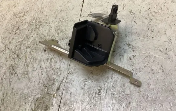 BMW 3 G20 G21 Parcel shelf load cover mount bracket 7450729 TN068500