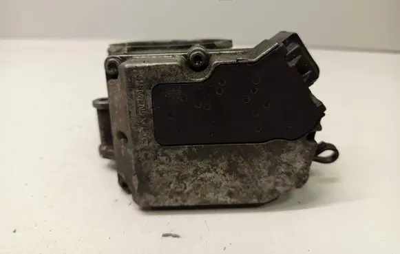 Volkswagen Golf IV Throttle valve 03G128063C