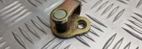 Peugeot 307 Front door lock loop/hook striker 