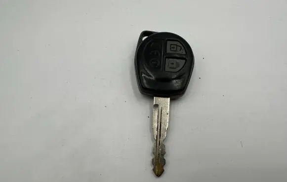 Suzuki Grand Vitara II Ignition key/card T68L0 OMRON