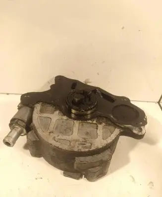 Volkswagen PASSAT B6 Vacuum pump 03L145100f