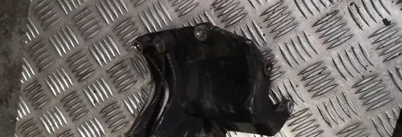 KIA Sorento Generator/alternator bracket 