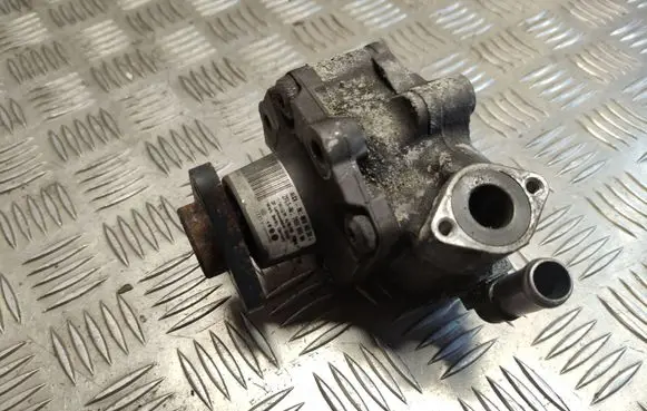 Audi A4 S4 B8 8K Power steering pump 8K0145156J