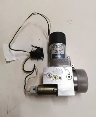 Volkswagen Phaeton Tailgate hydraulic pump motor 3D5827383A