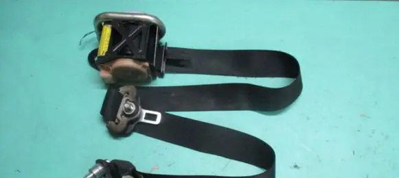 Mazda CX-7 Seat belt trim 
