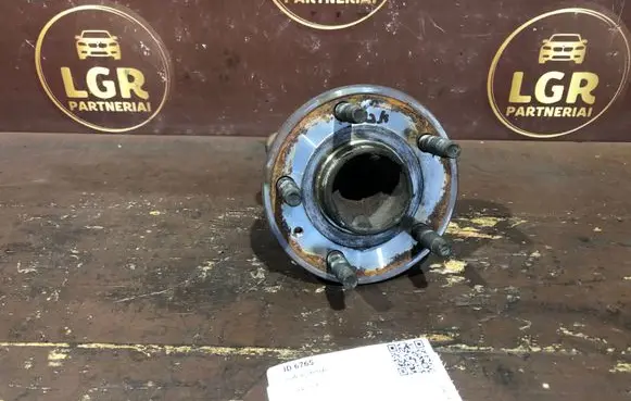 Opel Astra J Rear wheel hub 