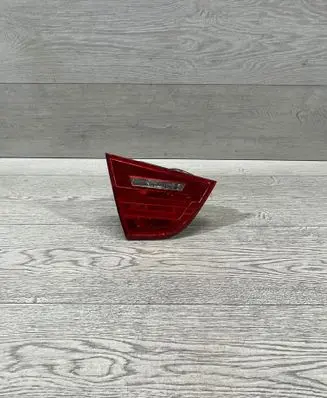BMW 3 E90 E91 Tailgate rear/tail lights 7154155