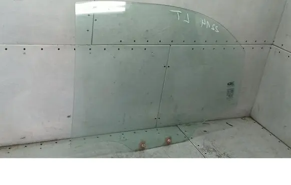 Chevrolet Lanos Rear door window glass 