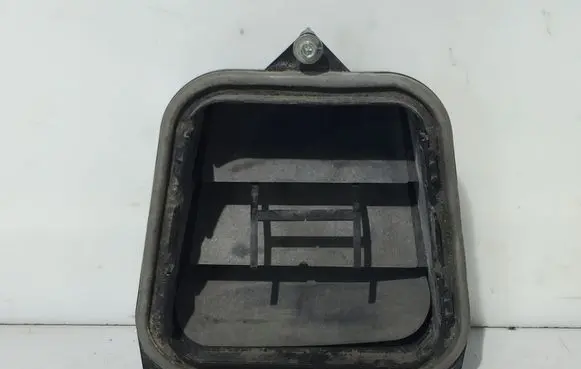 Rear air vent grill