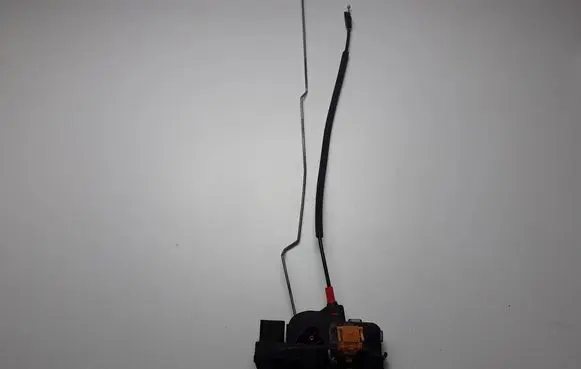 Opel Mokka Rear door lock 13579548