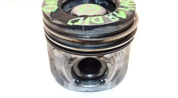 Mitsubishi ASX Piston M174