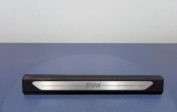 Other sill/pillar trim element