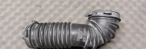 Mazda 3 III Turbo air intake inlet pipe/hose SH0113221