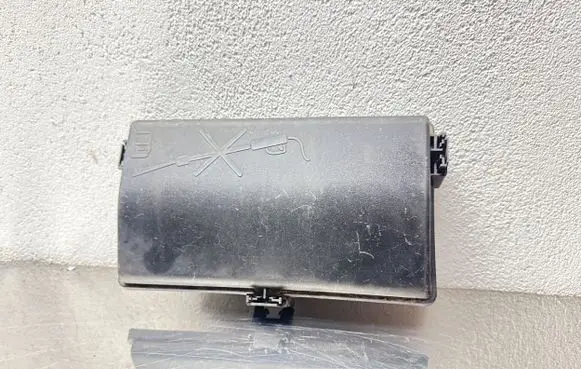 Opel Insignia A Fuse box cover 13222784 544949989