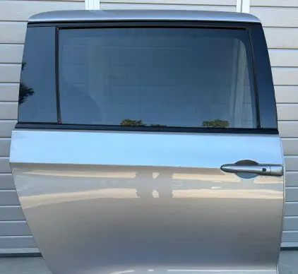 Chrysler Pacifica Side sliding door 3040965 V1686AG023 68225096AF