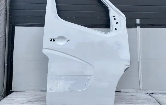 Renault Master III Front door 801520014R
