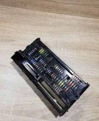 BMW 5 F10 F11 Fuse module 1703344 9151320