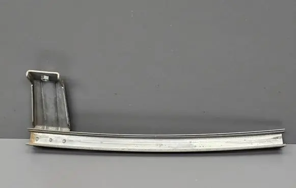 Honda CR-V Front door windshield rail 