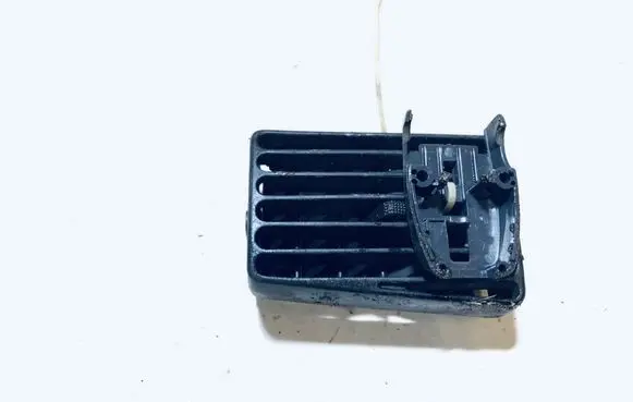 Volkswagen PASSAT B4 Dash center air vent grill 3a1819763