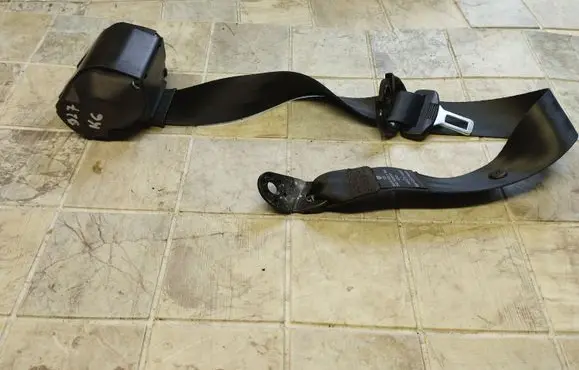 Volkswagen Polo IV 9N3 Rear seatbelt 6Q0857805A 34052097