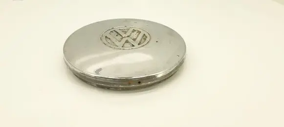 Volkswagen Golf I Original wheel cap 321601151