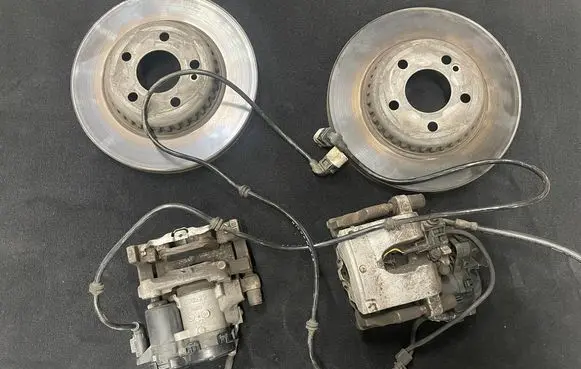 Mercedes-Benz C AMG W205 Brake discs and calipers set 