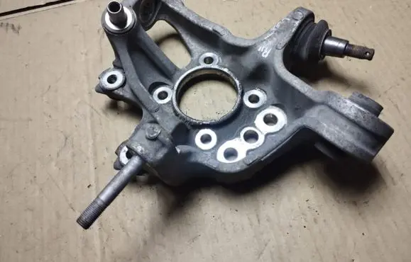 Rear wheel hub spindle/knuckle