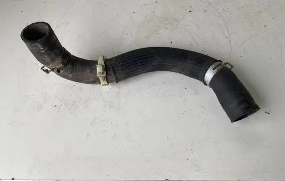 Toyota Avensis T270 Engine coolant pipe/hose