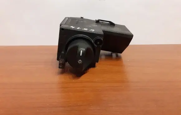 Mercedes-Benz E W210 Light switch 2105451104 5514