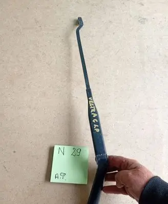 Opel Vectra C Front wiper blade arm 93174174
