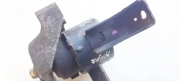 Mazda 6 Engine mount bracket