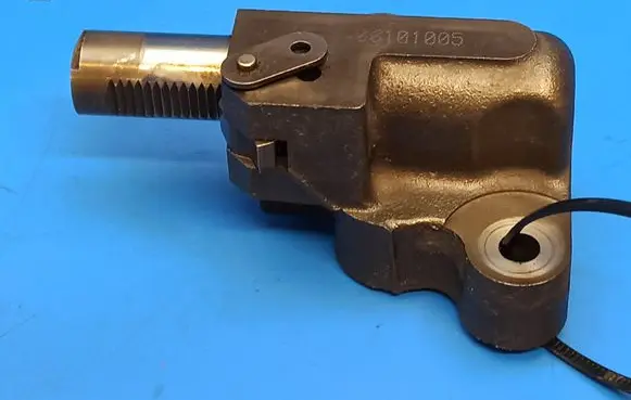 Ford Edge I Timing belt/chain tensioner 06101005