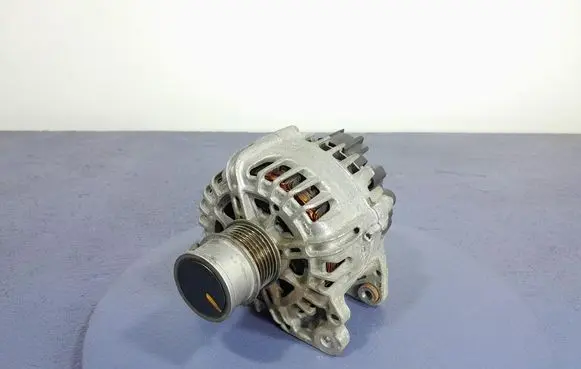 Skoda Rapid (NH) Generator/alternator 04E903015