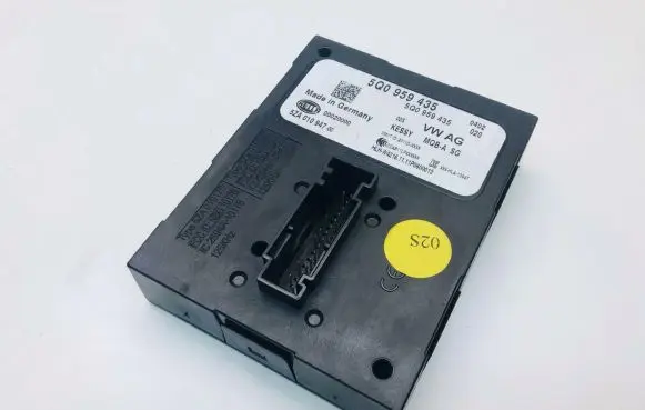 Volkswagen Golf VII Keyless (KESSY) go control unit/module 5Q0959435