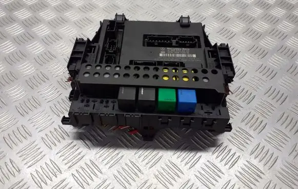 Mercedes-Benz A W169 Fuse box cover A1695450001