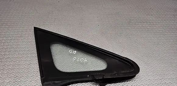 Nissan Tiida C11 Front triangle window/glass 