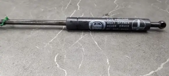 Lancia Delta I Tailgate strut 82437256