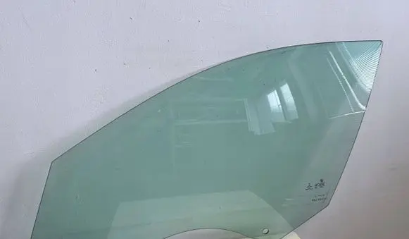 BMW 5 G30 G31 G38 Front door window glass four-door