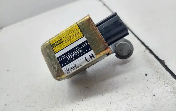 Toyota Corolla Verso E121 Airbag deployment crash/impact sensor 8983013010 1879000270