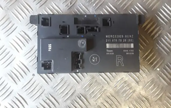 Mercedes-Benz E W211 Door control unit/module 2118707026