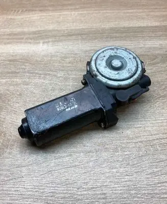 Mazda Xedos 6 Front door window regulator motor 3620161634
