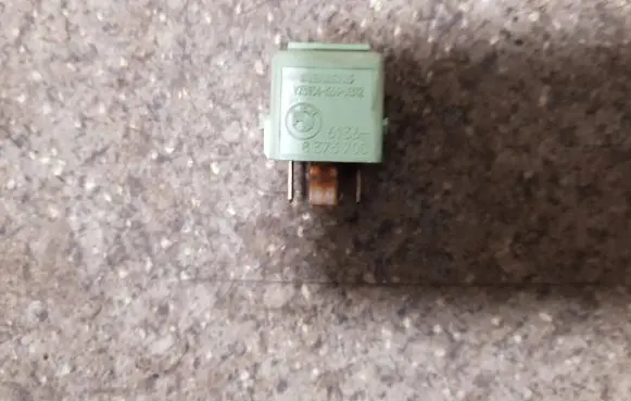 BMW 5 E39 Other relay 8373700