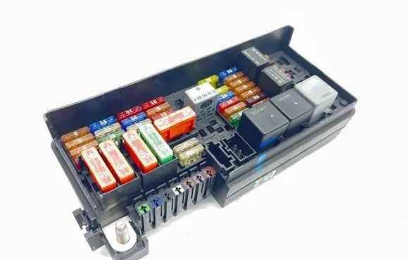 Mercedes-Benz ML W164 Fuse module A1645403072